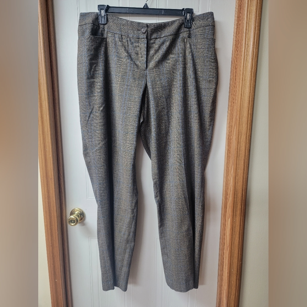 Wide-leg dress pants